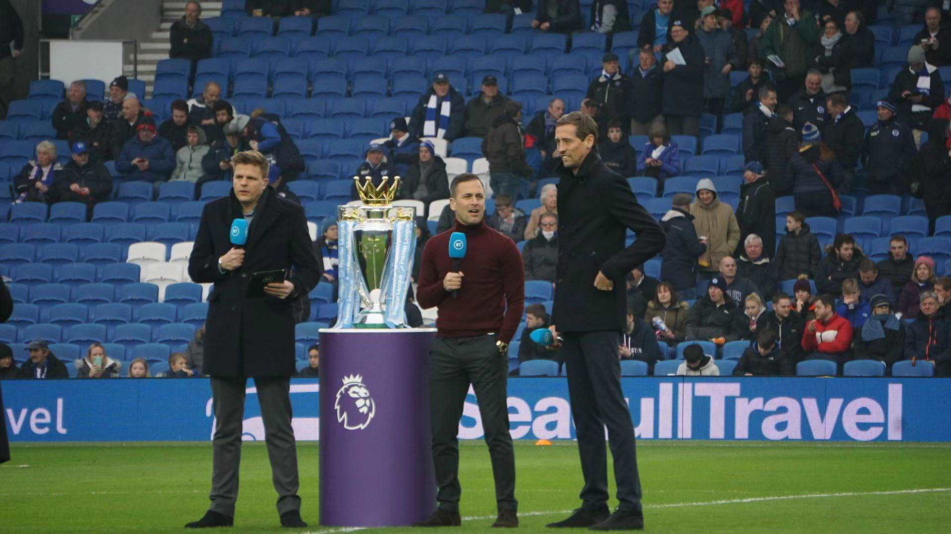 次强调了中 次强调了中